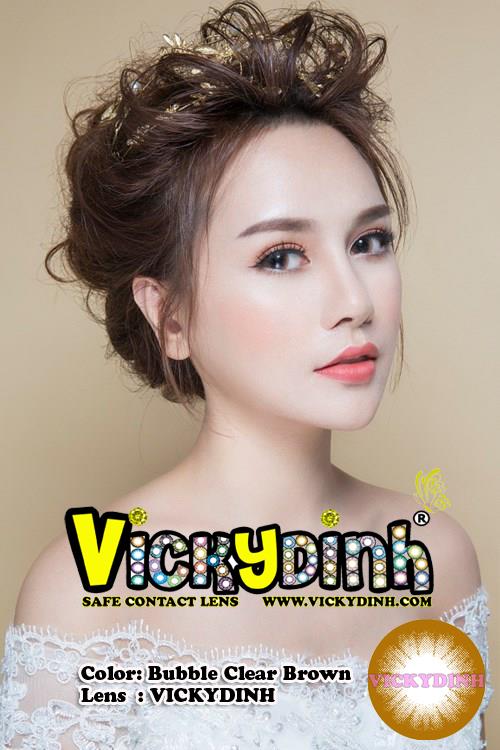 người đẹp và kính áp tròng