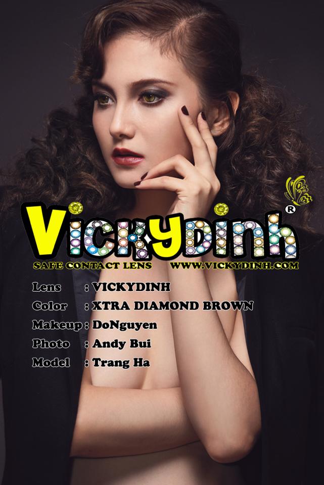 người đẹp và kính áp tròng 