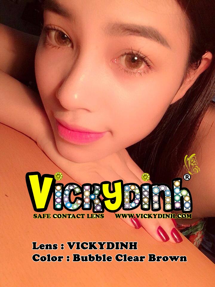người đẹp và kính áp tròng 