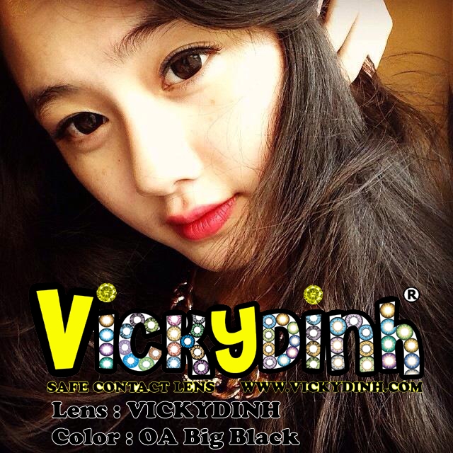 người đẹp và kính áp tròng 