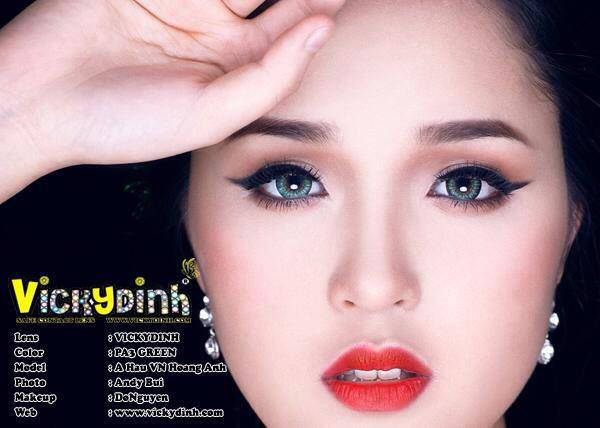 người đẹp và kính áp tròng 
