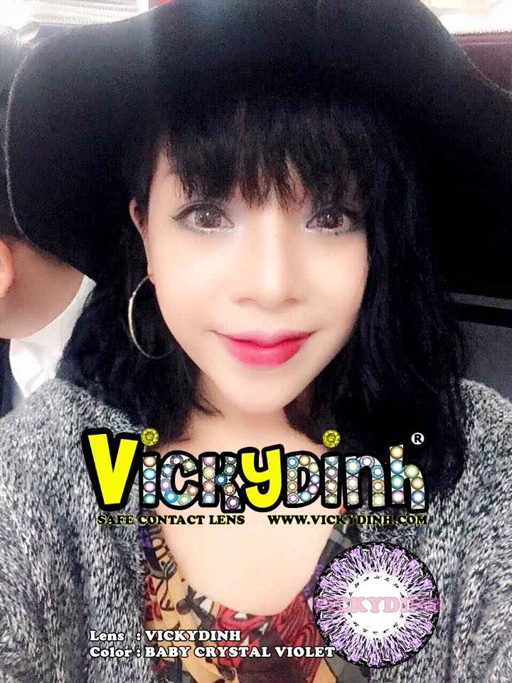người đẹp và kính áp tròng 