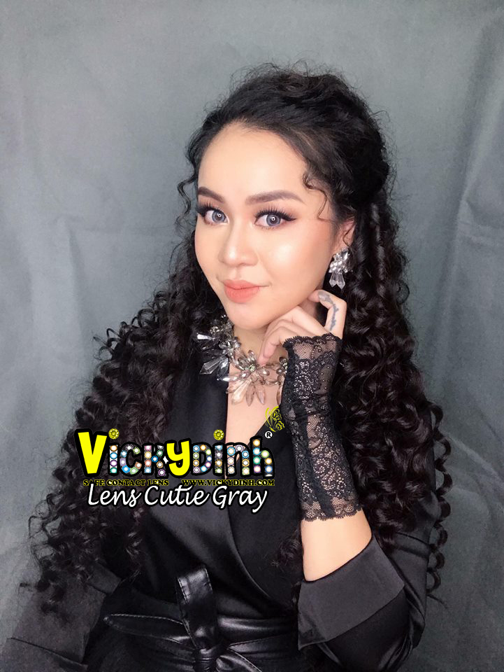 Hình sản phẩm khách đeo đẹp