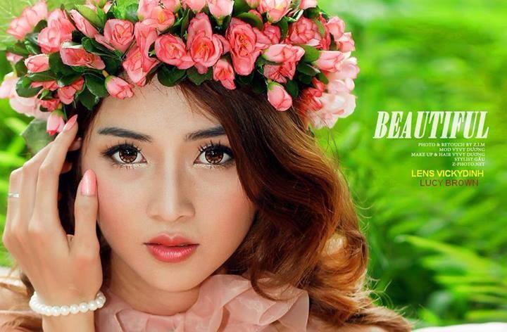người đẹp và kính áp tròng 