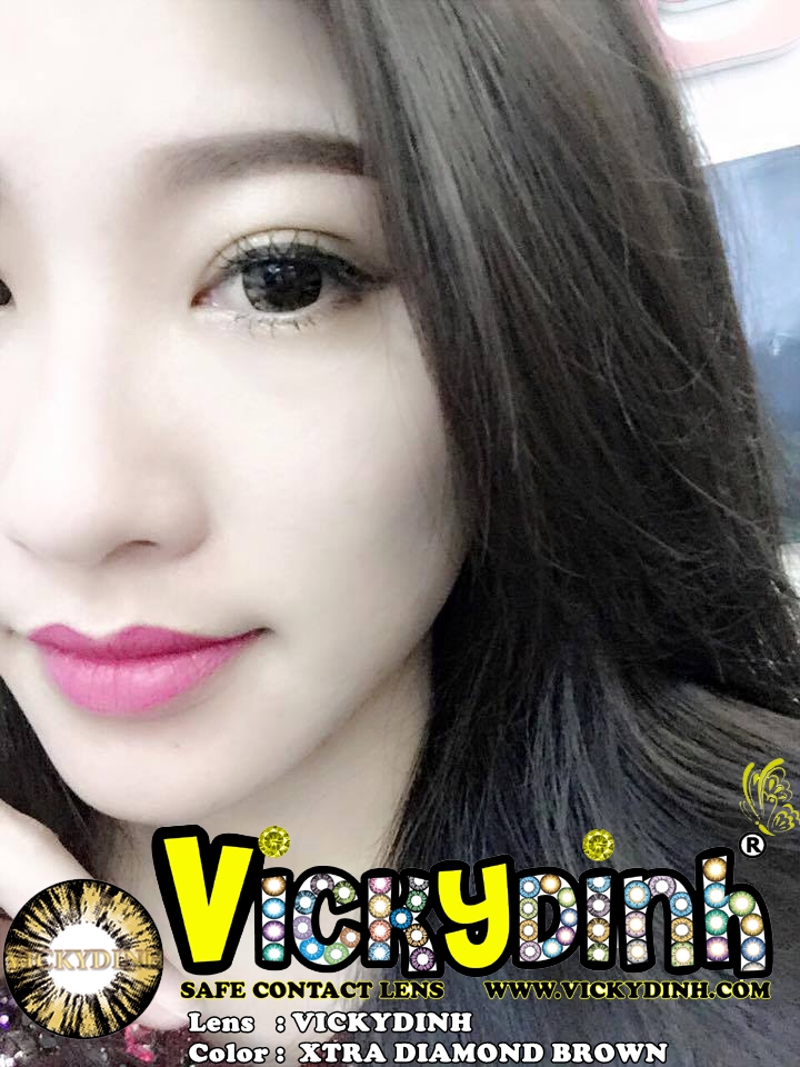 người đẹp và kính áp tròng 