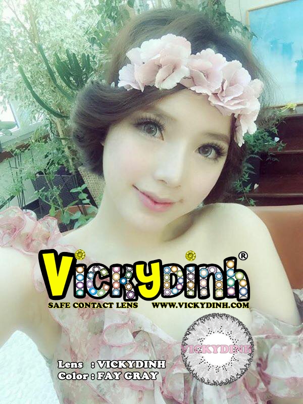 người đẹp và kính áp tròng 