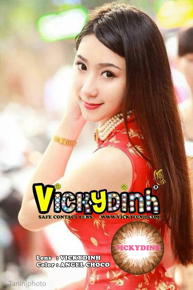 người đẹp và kính áp tròng 